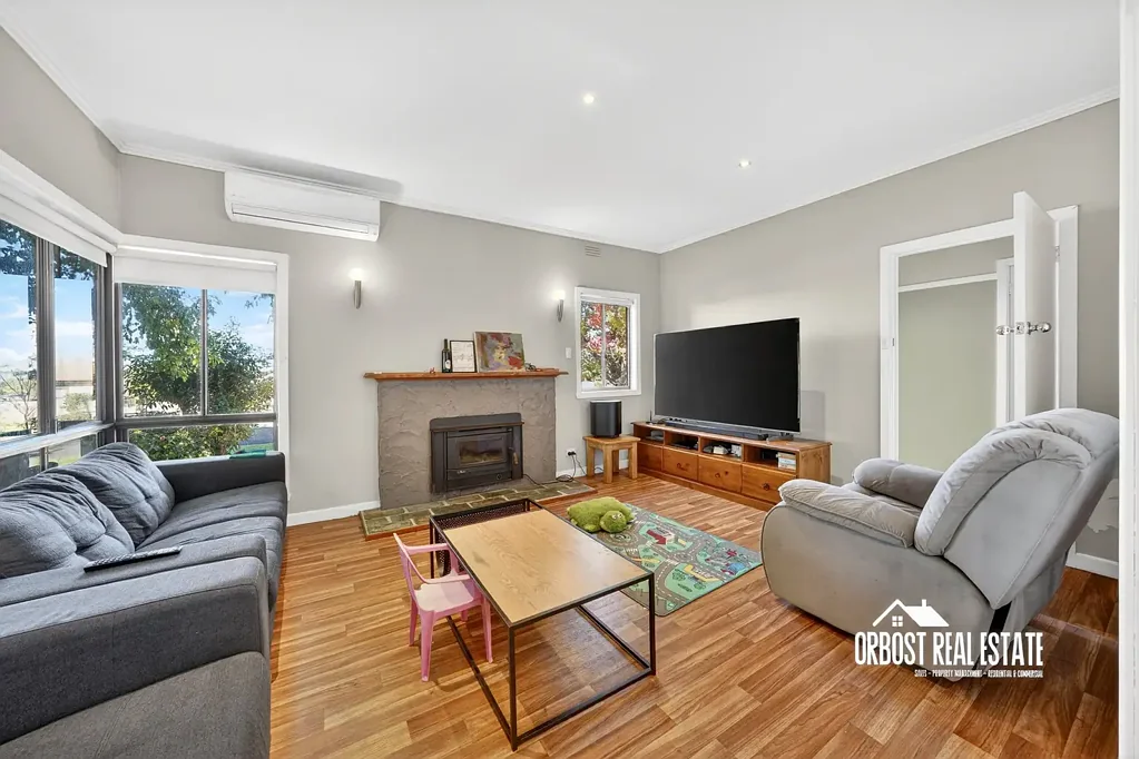 Orbost 3 Slaapkamer Spacious Family Living with Character, Entertaining & Shed Space