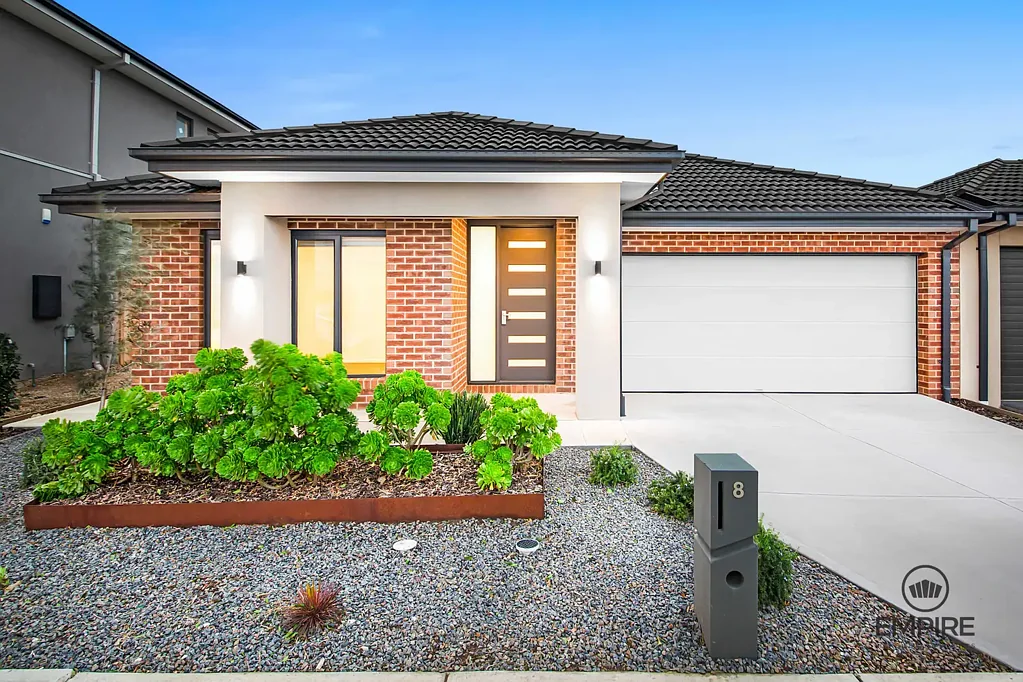 8 Pienza Road, Clyde, VIC 3978