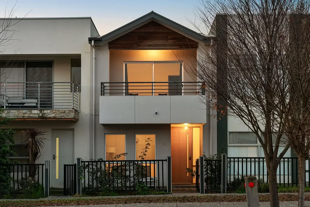 Lightsview 3部屋 Contemporary Living with Space to Grow in the Heart of Lightsview.