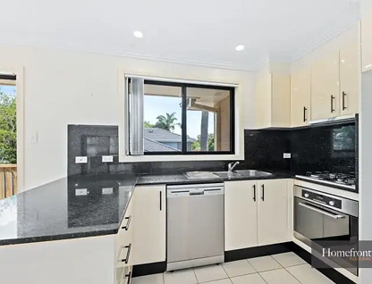 2/ 121 Pennant Hills Road, Normanhurst, Upper North Shore, 3 chambres, 2 salles de bain, House