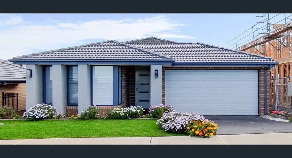 Spacious & Energy-Efficient Family Home in Prime Clyde North Location