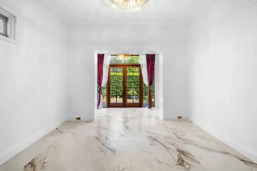 Parkside Living - Supreme Location!