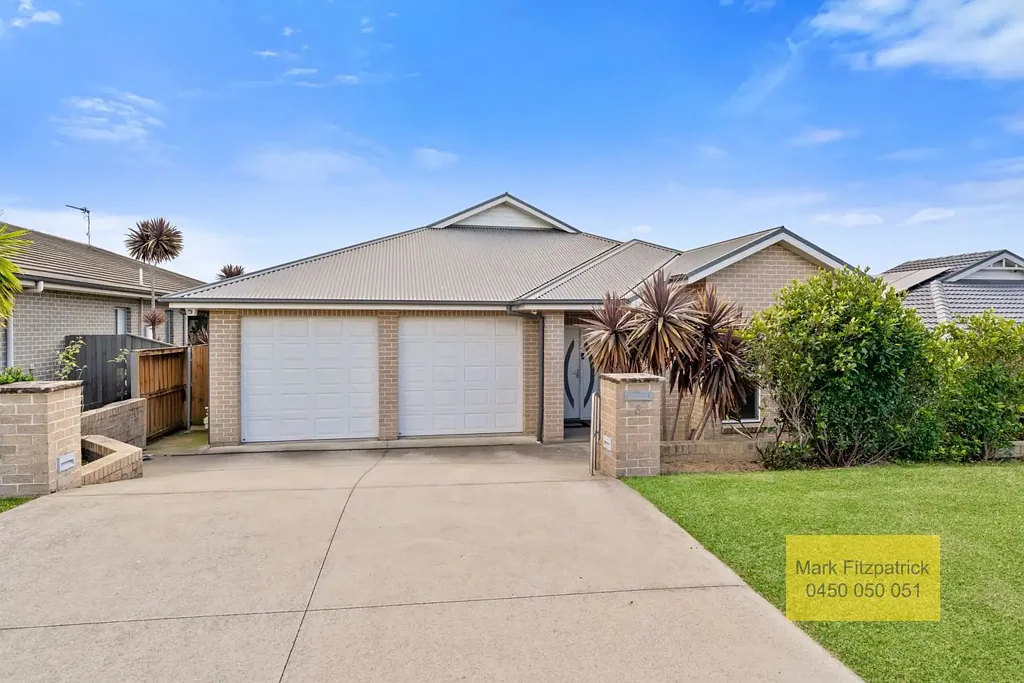 8 Adams Circuit, Elderslie, NSW 2570