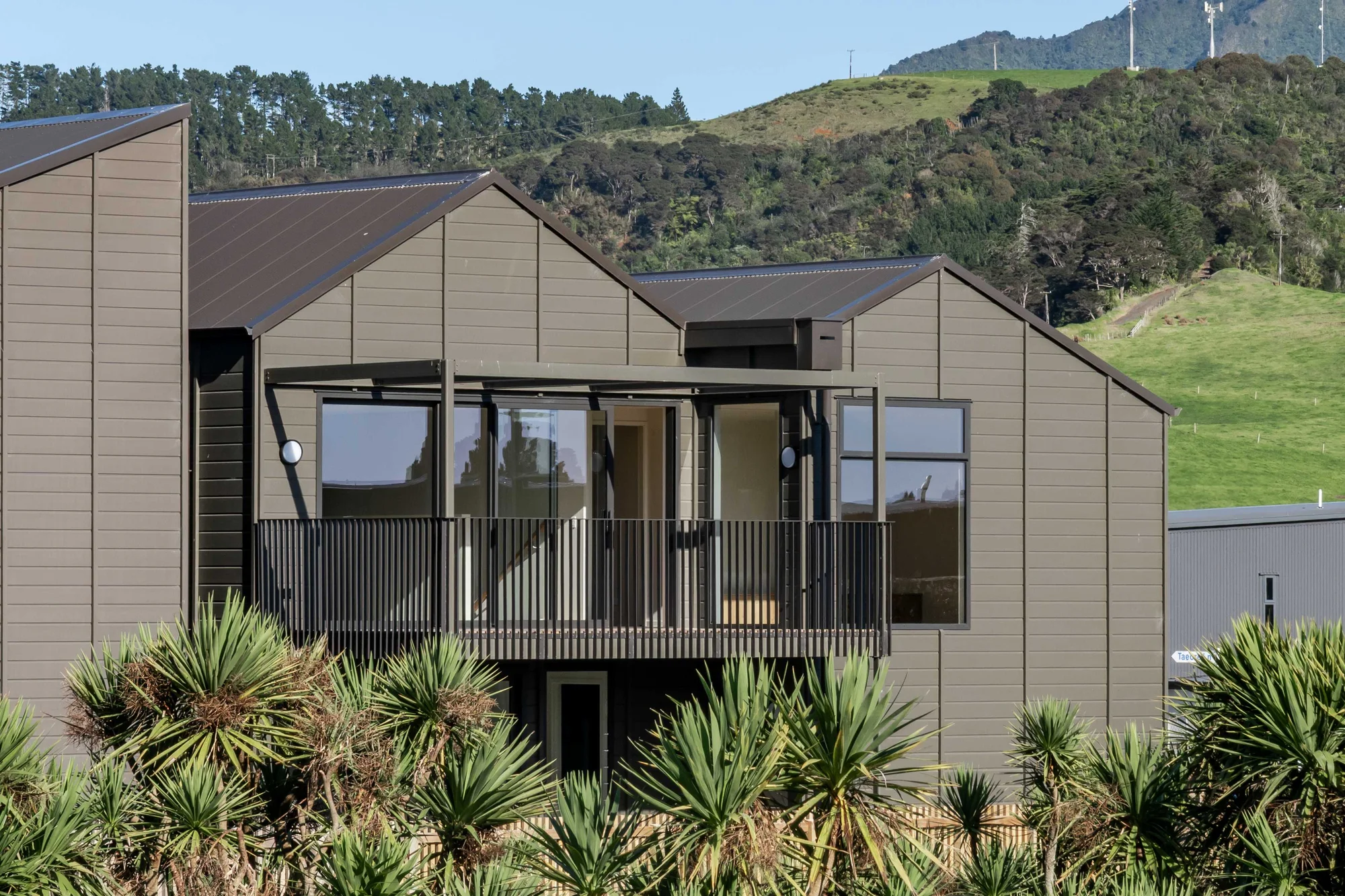 Raglan 3房  Luxury Living at the Boatshed - Ready NOW!