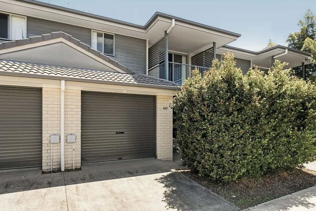 Thornlands 3部屋 Modern 3-Bed Townhouse with Gym Access in Prime Thornlands Location