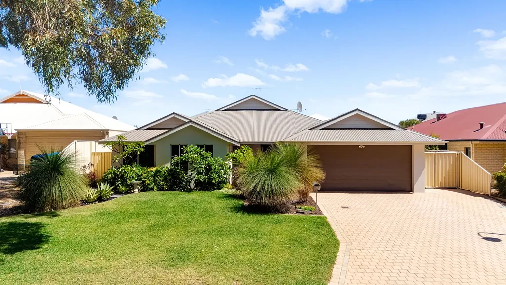 11 Malata Ridge, Lakelands, WA 6180