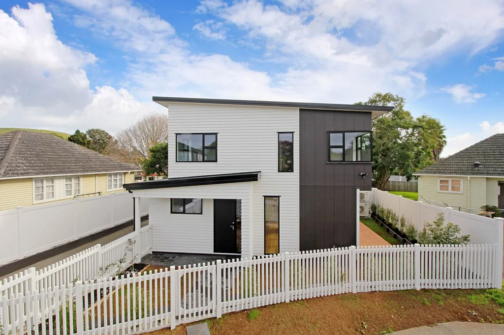Stunning Brand New 4 Bedroom Home