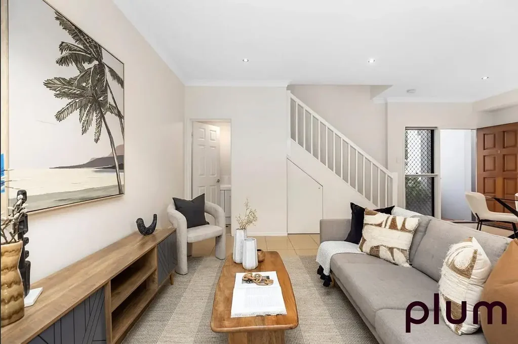 Spacious & Stylish Townhouse in Prime Toowong Location!