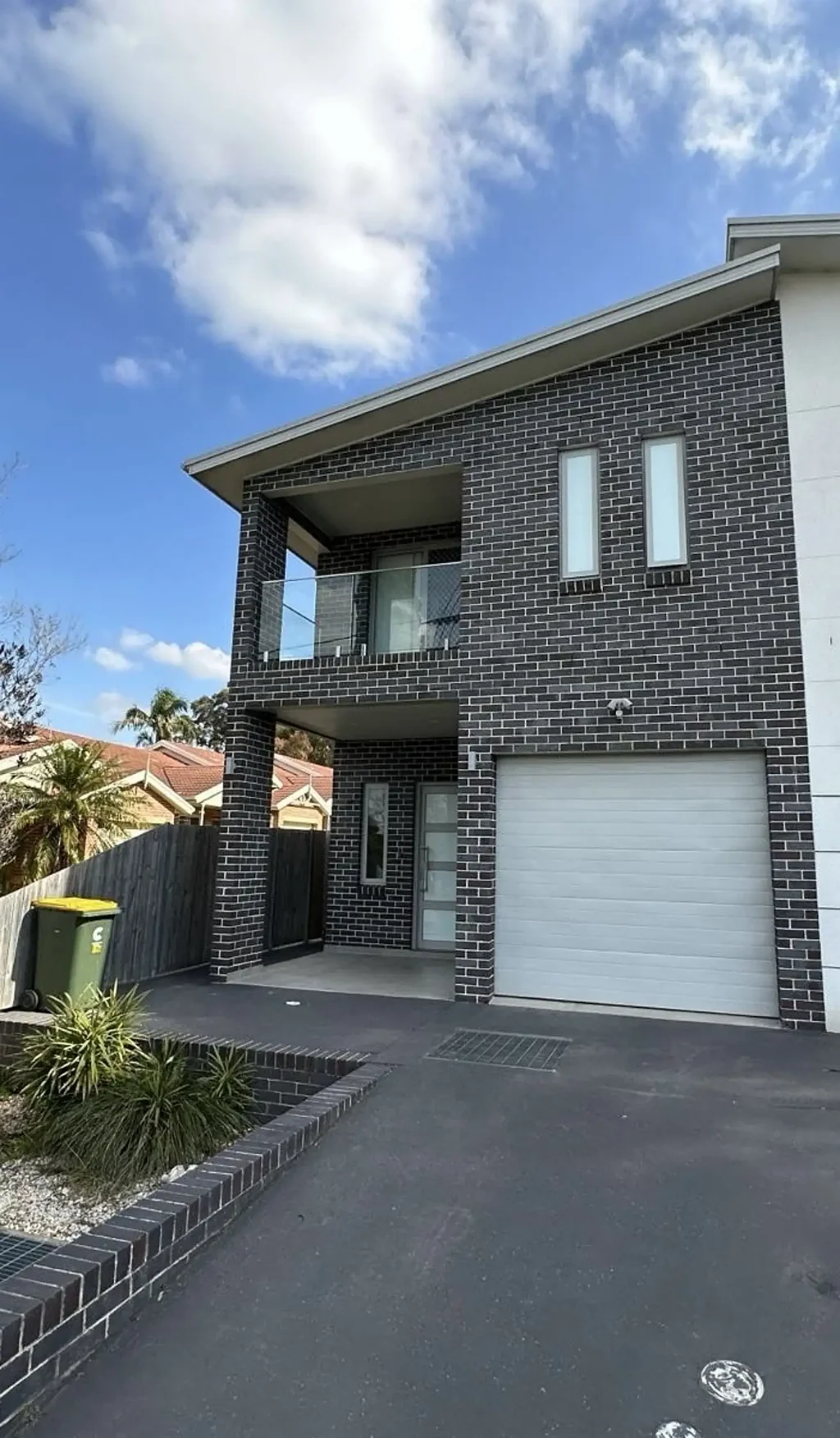 South Wentworthville 5બેડરૂમ Exquisite Family Home with Five Bedrooms and Stylish Features in South Wentworthville