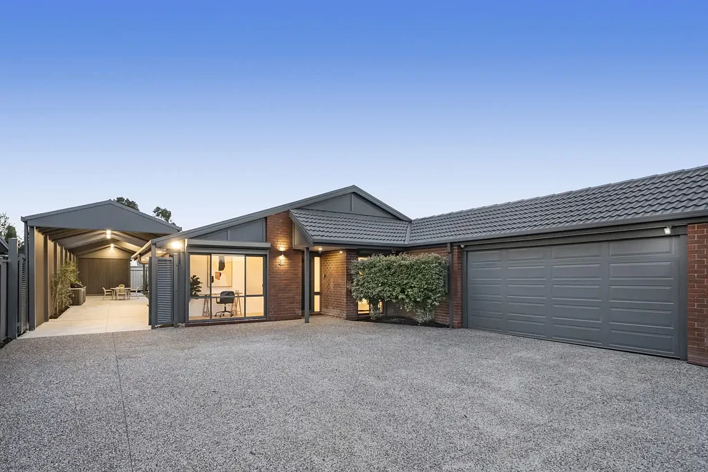 Taylors Lakes 3房 一个既宜居又适合款待宾客的家 A Home That Entertains as Beautifully as It Lives