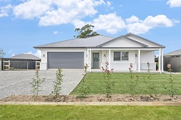 59 Railway Parade, Balmoral Village
