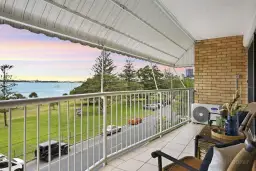 27/224 Marine Parade, Labrador