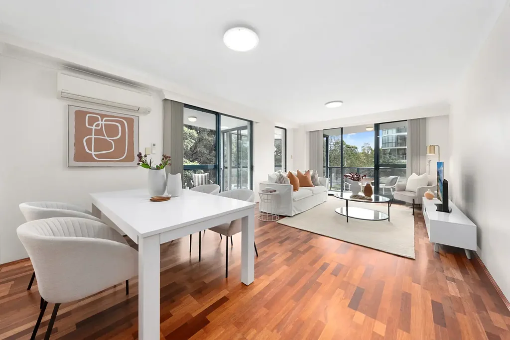 St Leonards 2ਬੈੱਡਰੂਮ North Facing, Stylish & Well-Presented with Lifestyle Advantages