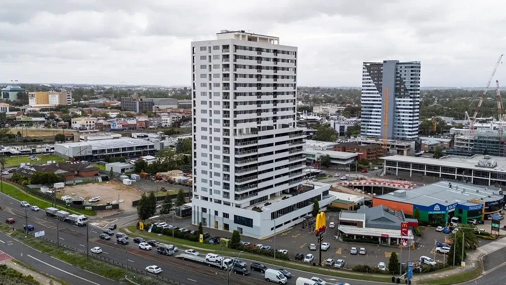 Blacktown 2房 现代设计2卧公寓 城市便利 宽敞生活空间 装修精美卧室 私人阳台城市景观 安全停车位 空调设备 活力社区近商店 公共交通便捷 High Floor Apartment with Views