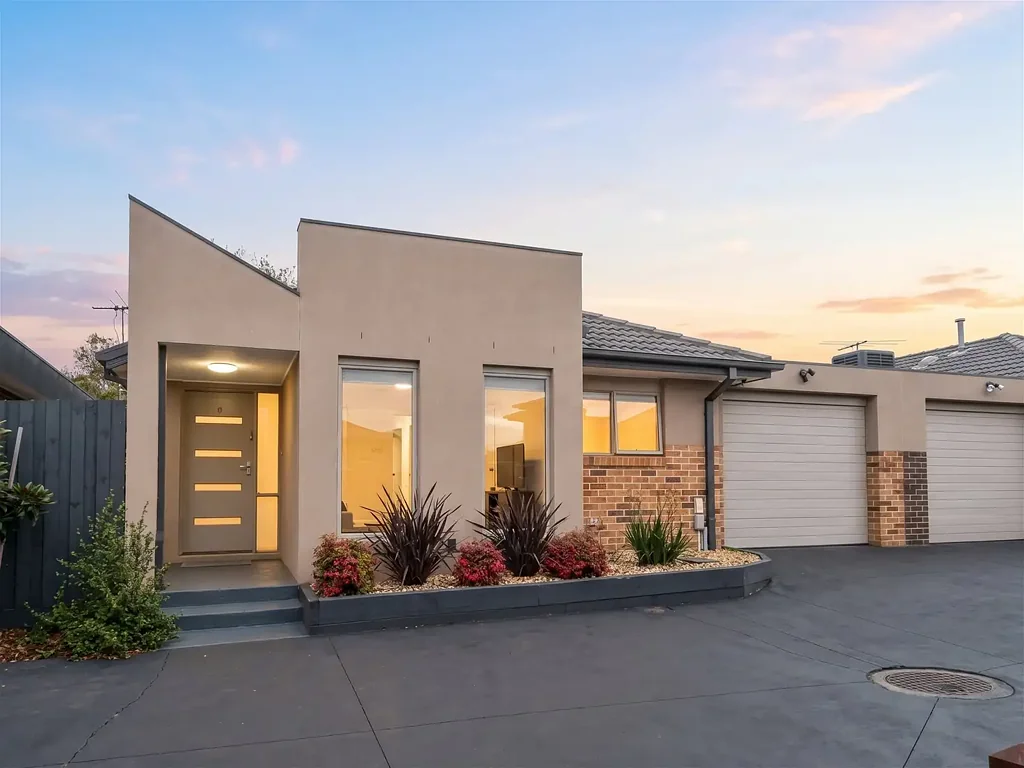 Dingley Village 2Phòng ngủ Prime Dingley Village Unit - Outstanding Investment, Lifestyle Opportunity or First Home.