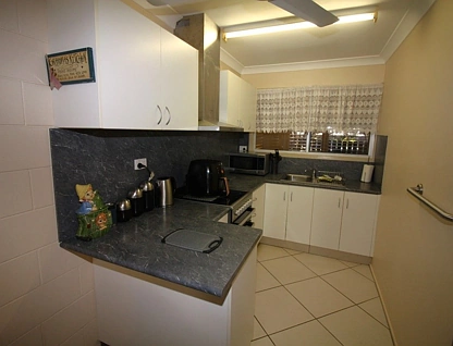 16/30-32 Hackett Terrace, Richmond Hill, Townsville, 2 rūma, 1 rūma horoi, Unit