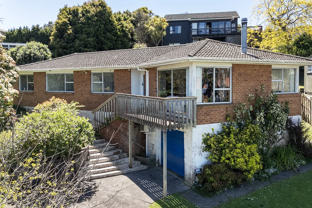 12 Verena Place, Green Bay, Waitakere City, Auckland
