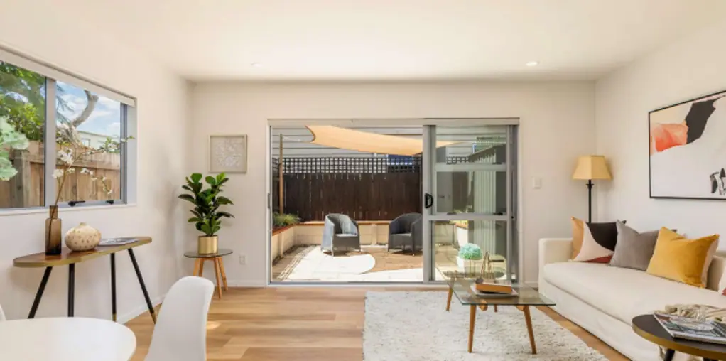 Onehunga 2침실 Private Corner Townhouse | 2 Car Parks