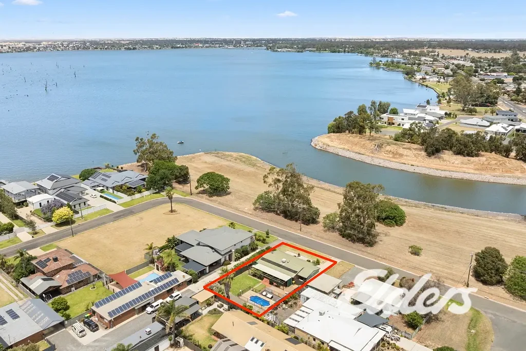 Mulwala 3 Slaapkamer Ultimate Mulwala locale—Walk to the Water and Main Street.