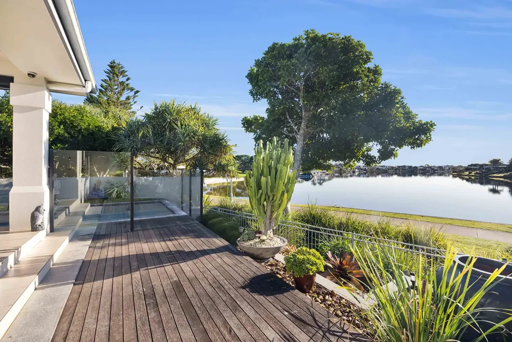 Parrearra 4房  RARE TRUE NORTH WATERFRONT HOME IN LANDMARK POSITION