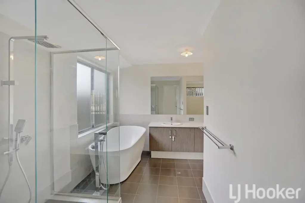 Spacious Family Home with Theatre, Office & Gourmet Kitchen