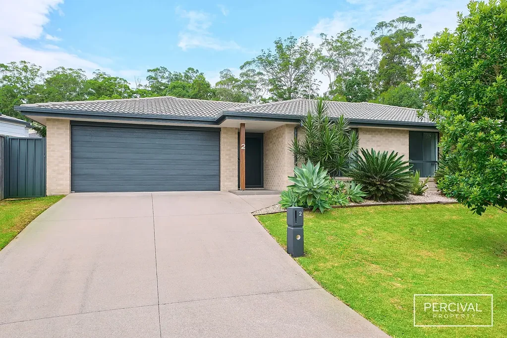 LOVELY, LOW MAINTENANCE AND MODERN!