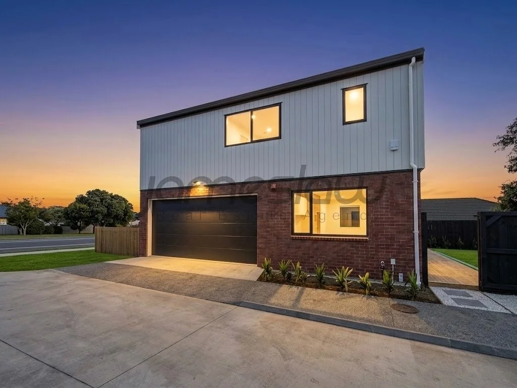 Modern 4-Bed Townhouse in Northpark