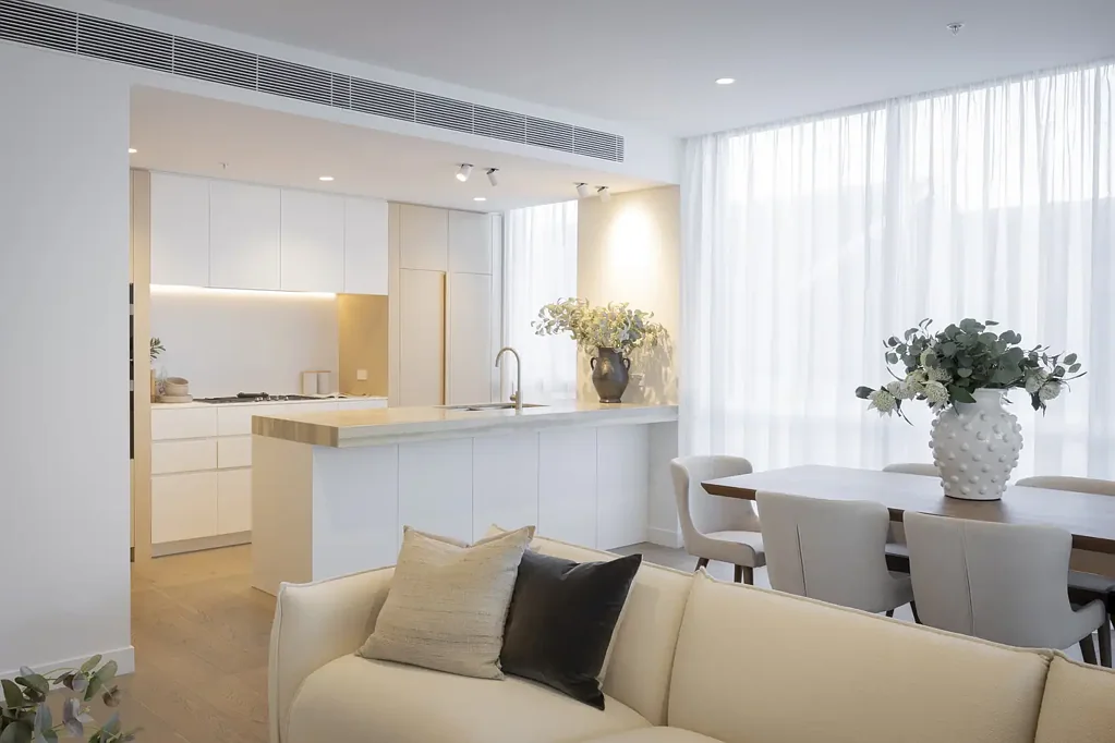 Ivanhoe 3 Bedroom Elegant Brand-New Three-Bedroom Residence with Expansive Balcony