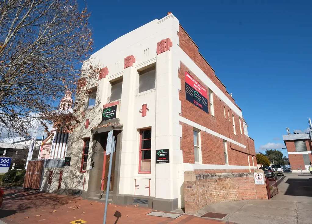 Inverell 4 Bedroom Iconic 1913 Building