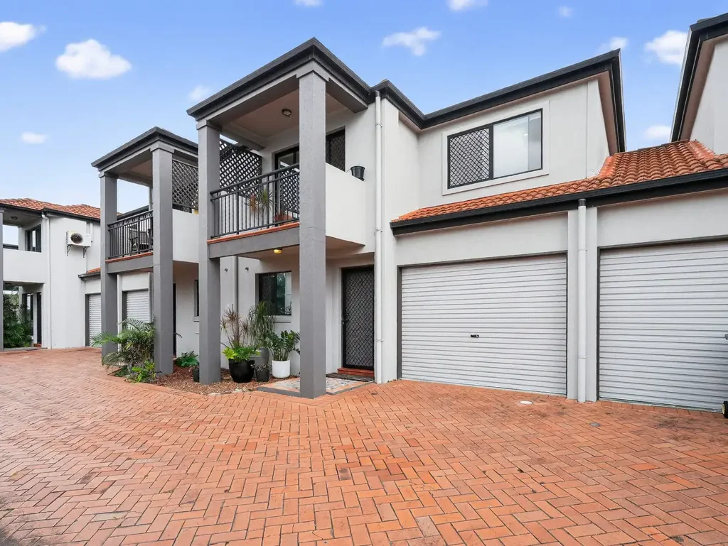 Unit 2/117 Stephens Street, Morningside, QLD 4170