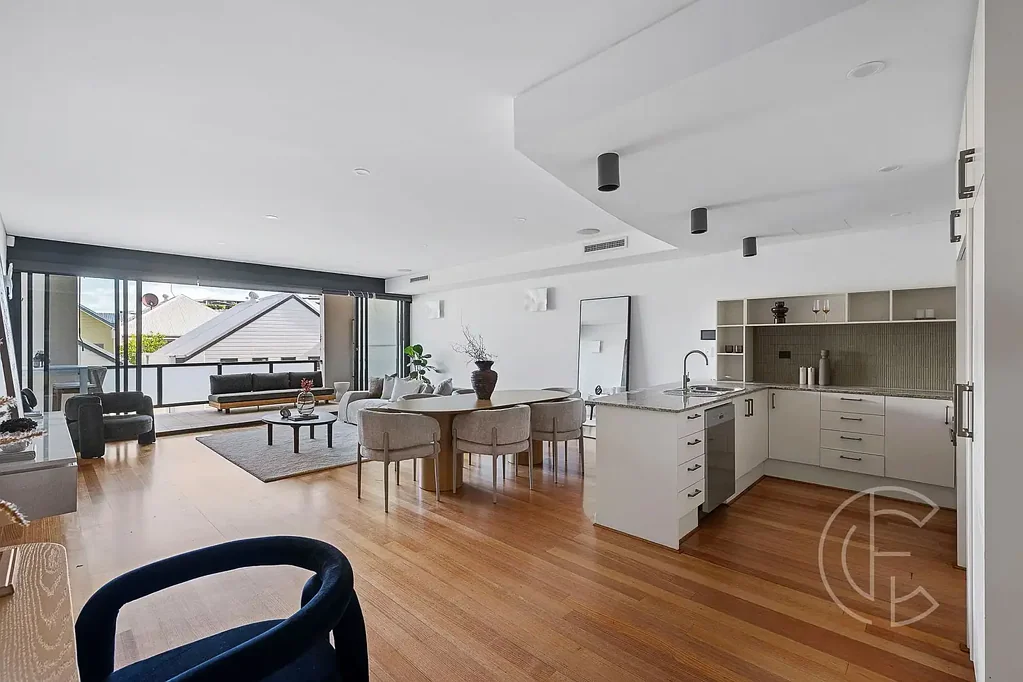Subiaco 3Moenga Spacious Townhouse-Style Living in a Boutique Subiaco Complex