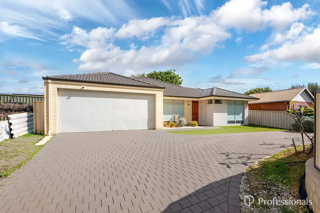 Beachlands 4બેડરૂમ Modern Coastal Living in the Heart of Geraldton
