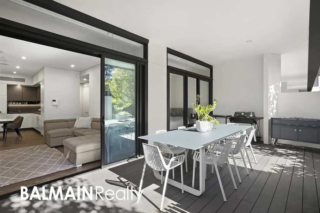 Rozelle 2Kwarto Luxurious North Facing Terrace Style Apartment with Dual Entry & Level Access, Home Office, Secure Parking & Storage Cage