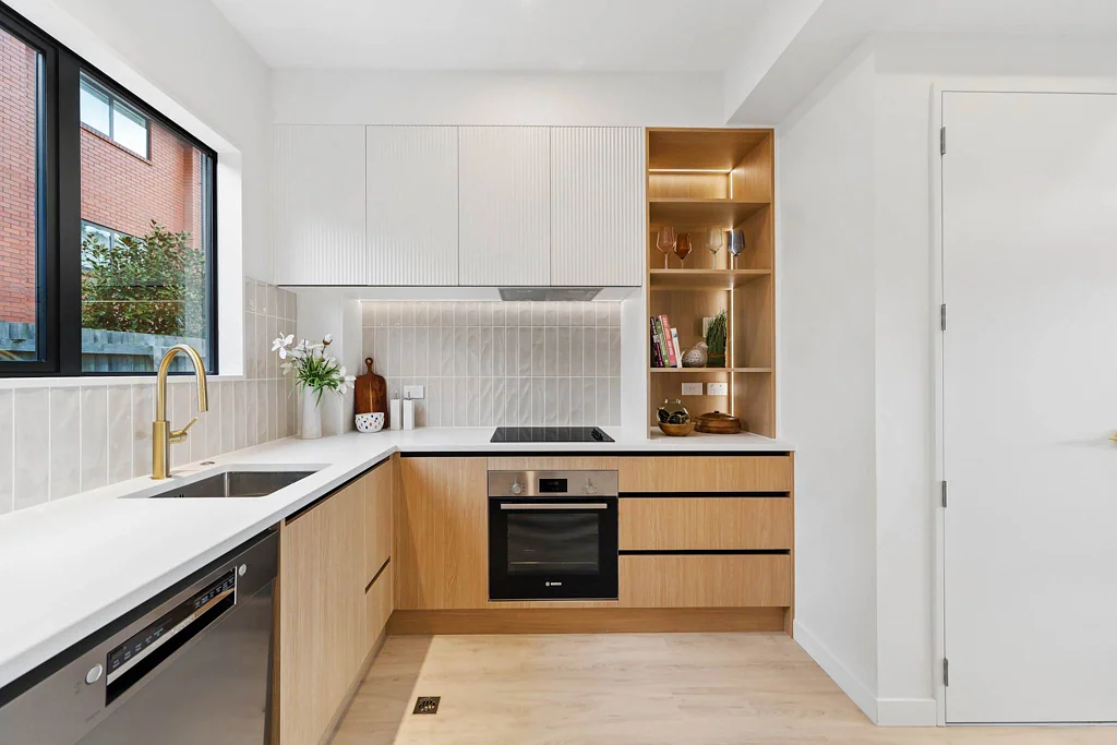 Te Atatu Peninsula 2Moenga Designed to Impress: Two Master Suites