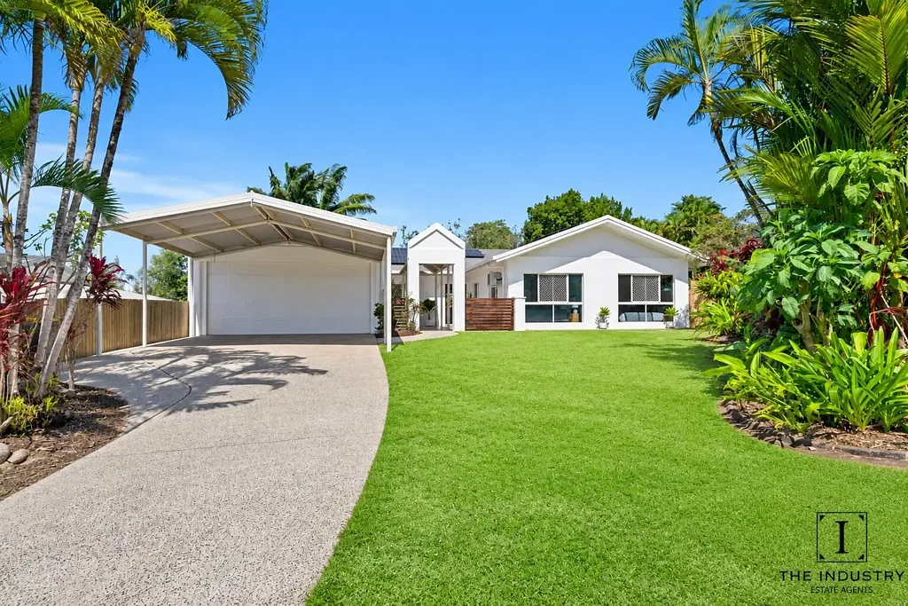 Bentley Park 4Zimmer Renovated Family Living with an Entertainer's Edge