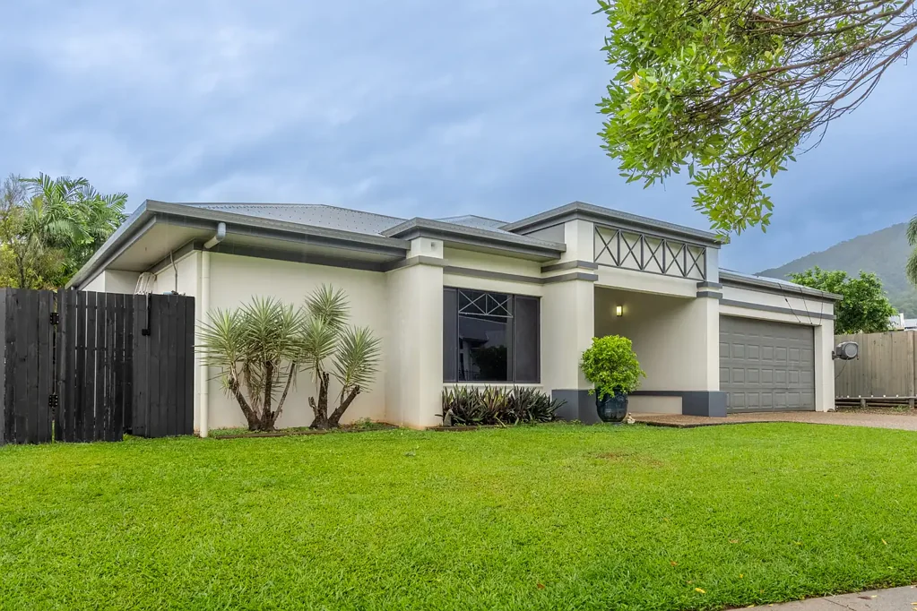 Opulent Unfurnished Family Entertainer in Bentley Park
