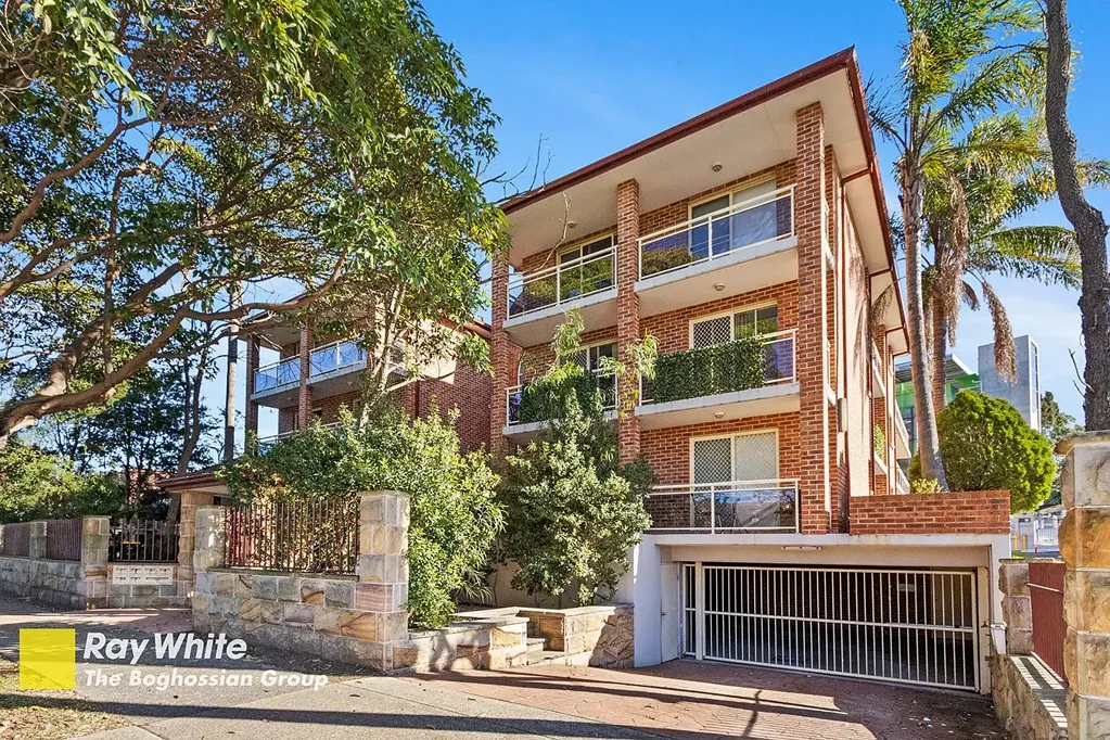 BEAUTIFUL UNIT - GREAT CONVENIENT LOCATION