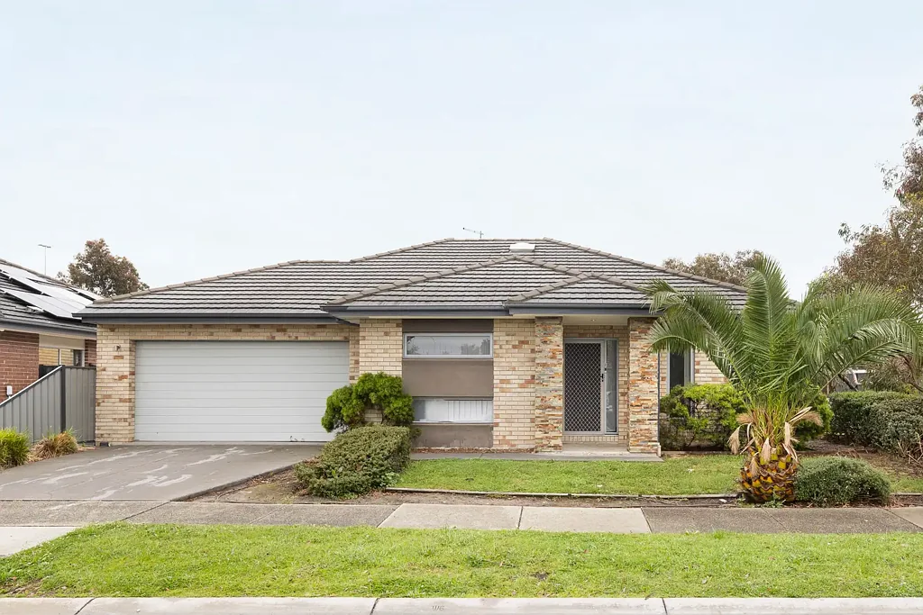 Roxburgh Park 3房 宽敞三居室 阳光充足 位置绝佳 开放式布局 毗邻湿地步行径 设施丰富区域 主卧带套间浴室 现代厨房高端电器 私家后院无限可能 风管供暖分体空调 LIGHT-FILLED VILLA IN A PREMIUM LOCATION