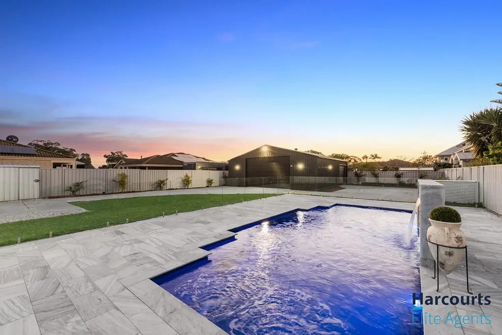 Rockingham 3房  Renovated Coastal Living on 1,012sqm with Pool & Powered Workshop