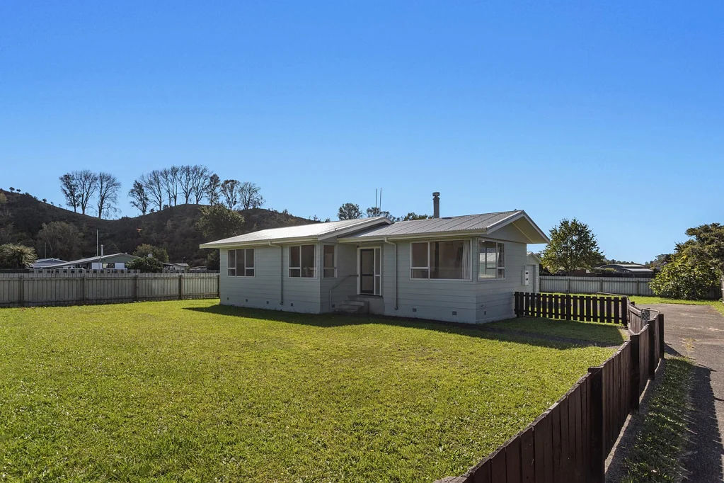 Kawerau 2房  Under offer - big section, huge opportunity