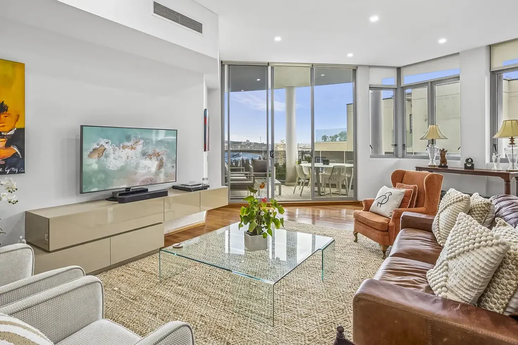 House-Like Proportions with View of Manly