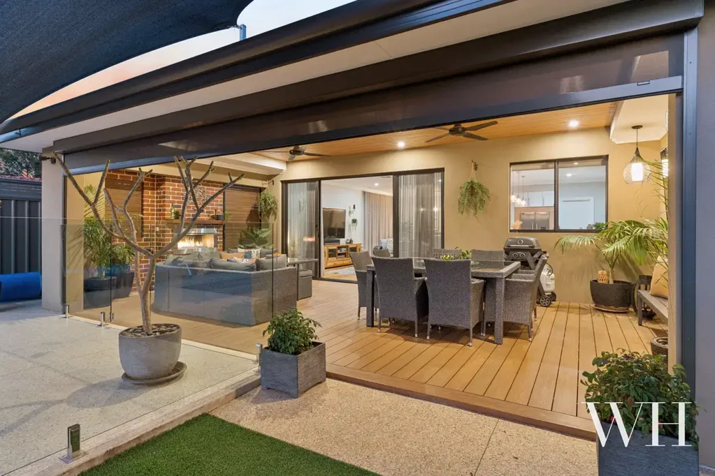 Attadale 3कमरा Contemporary Elegance in Serene Riverside Setting