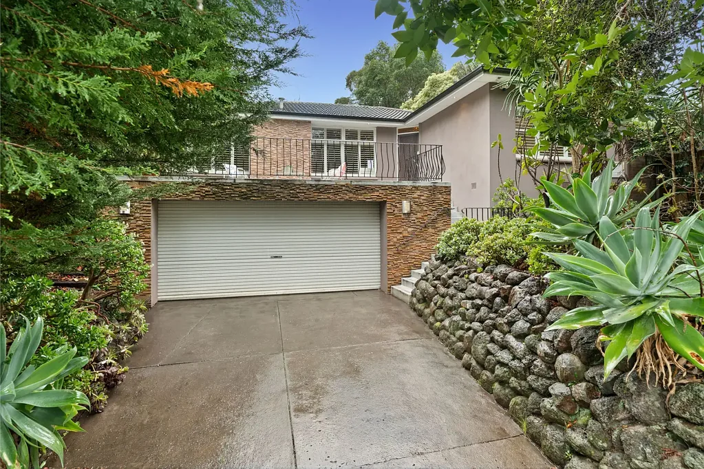 Ringwood 4Zimmer Private Family Entertainer with a Stunning Central Atrium