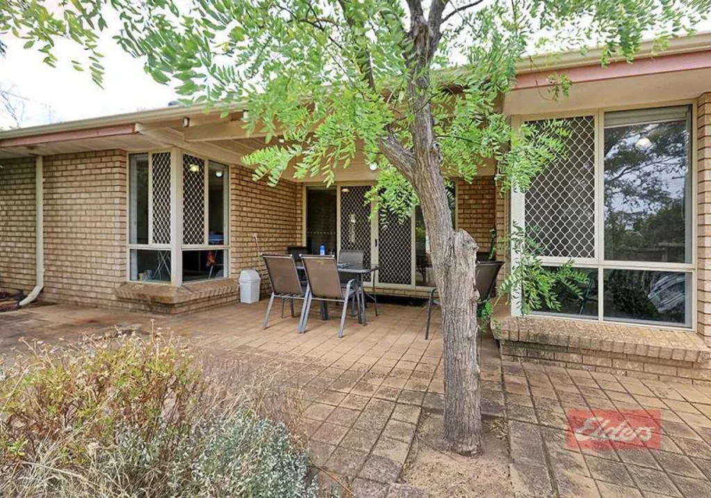 Narrogin 3房  Charming Villa in Prime Location