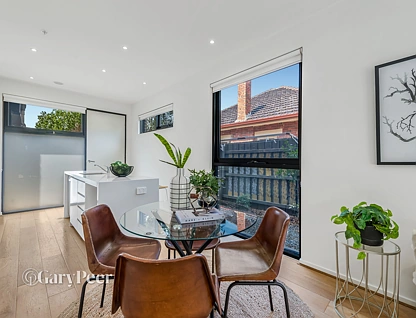 1/10 Emily Street, Carnegie, VIC 3163, 2 રૂમ, 2 બાથરૂમ, Townhouse