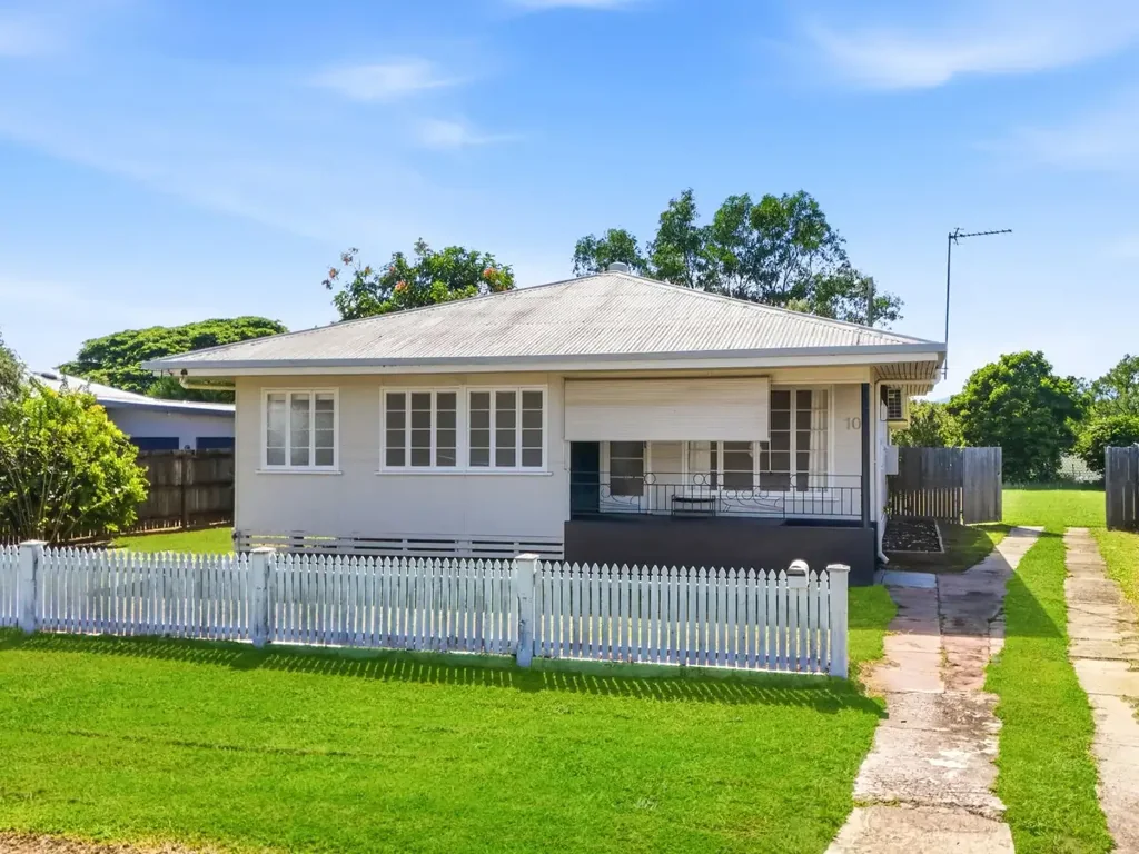 10 Lloyd Street, Mareeba, QLD 4880