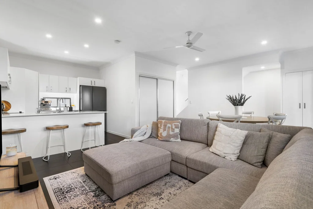 Everton Hills 3ห้องนอน Executive-Style Living | Spacious & Impeccably Presented Townhome