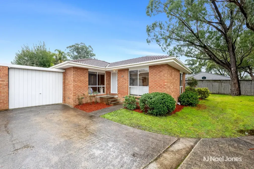 Croydon North 2ਬੈੱਡਰੂਮ Spacious, Light-Filled Living with a Huge Backyard in a Peaceful Complex