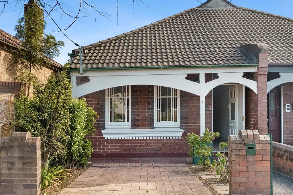Kingsford 2chambre Charming Semi on a North-to-Rear Aspect in a Desirable Location