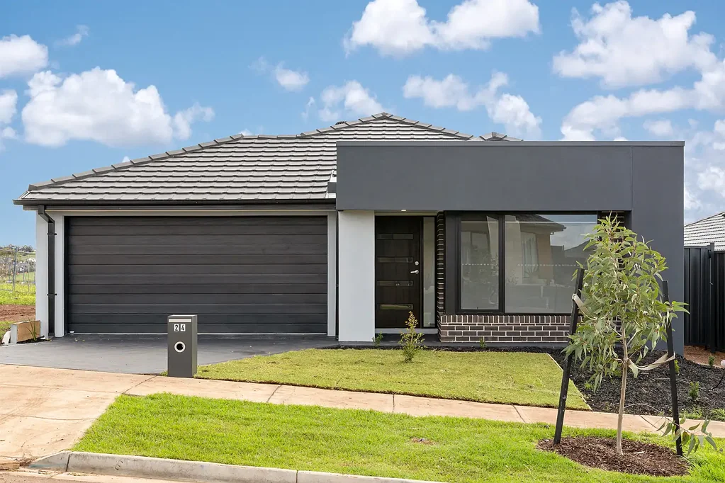 Brand New Family Living in Redstone Estate